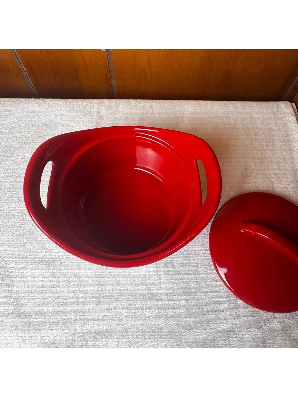 Rachael Ray Red Stoneware 18 oz Covered Soup Crock Bowl with Handles 7 x 4